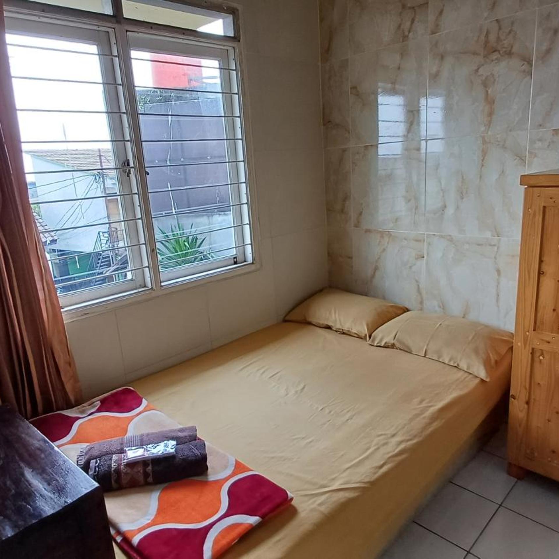 SPOT ON 3988 Kost Carmelia Baranangsiang Syariah 8/45