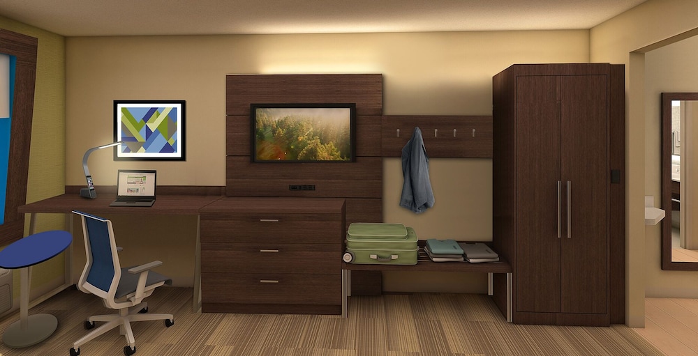 Holiday Inn Express Canton Potsdam 43/45