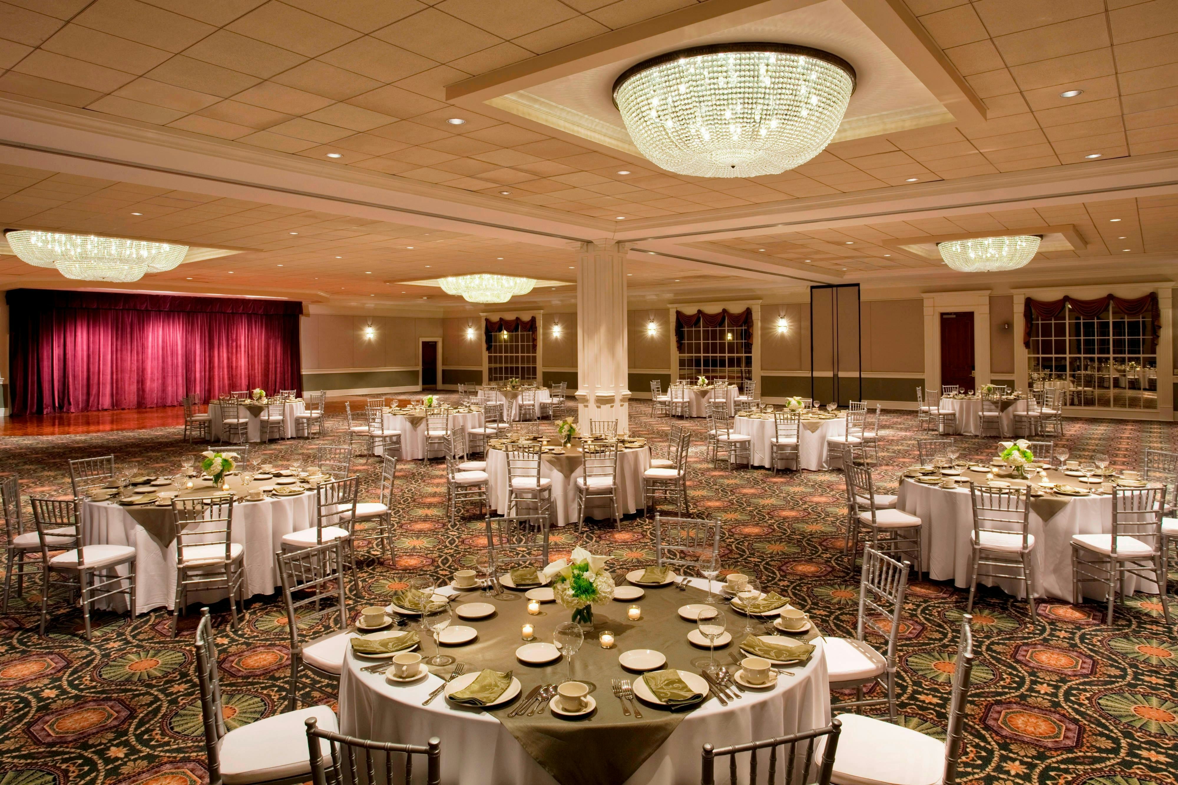 Sheraton Greensboro At Four Seasons 16/24