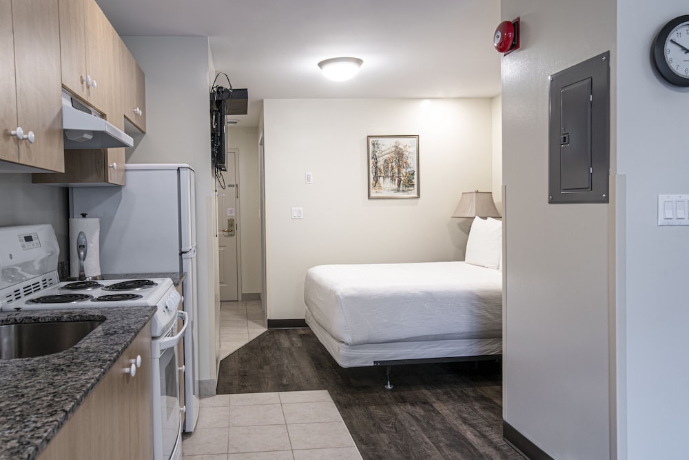 THE BUSINESS INN 24/60
