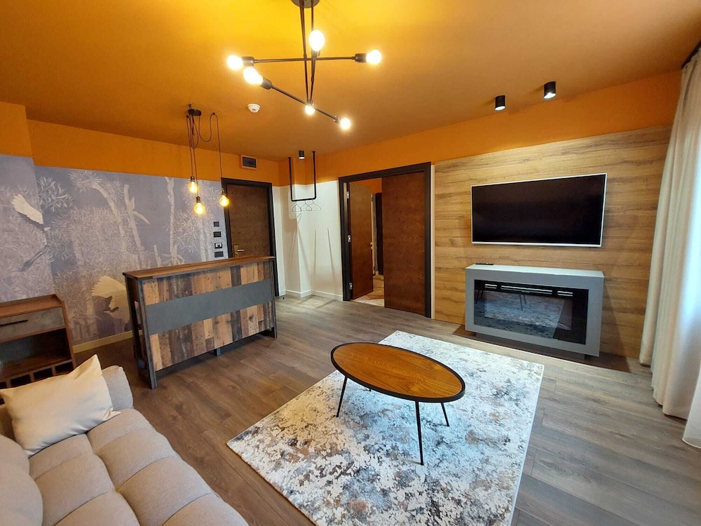 Bucharest Comfort Suites 54/66