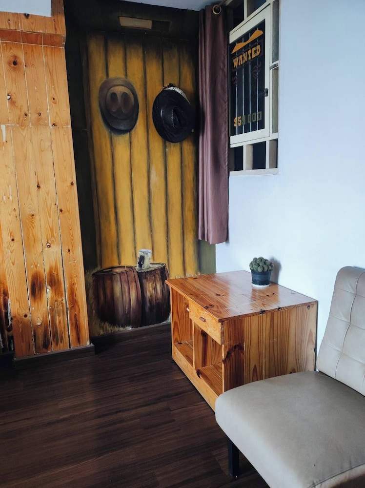 Around The World Bed and Breakfast - Hostel 29/50