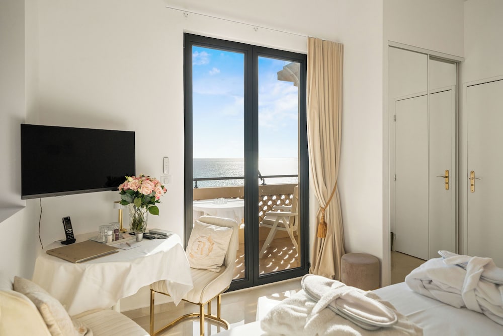 Hotel Le Roquebrune 16/50