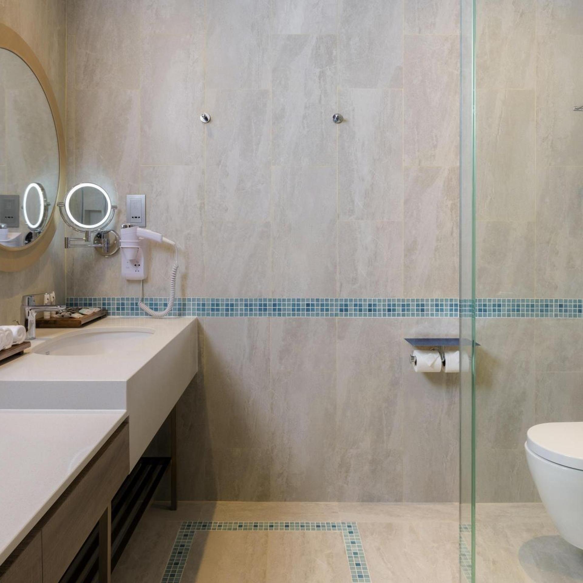 Deluxe, Twin Beds, Pool Access