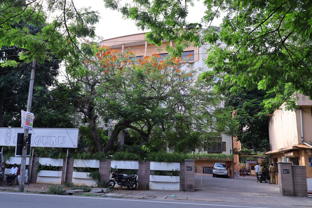 Hotel Surguru 54/60