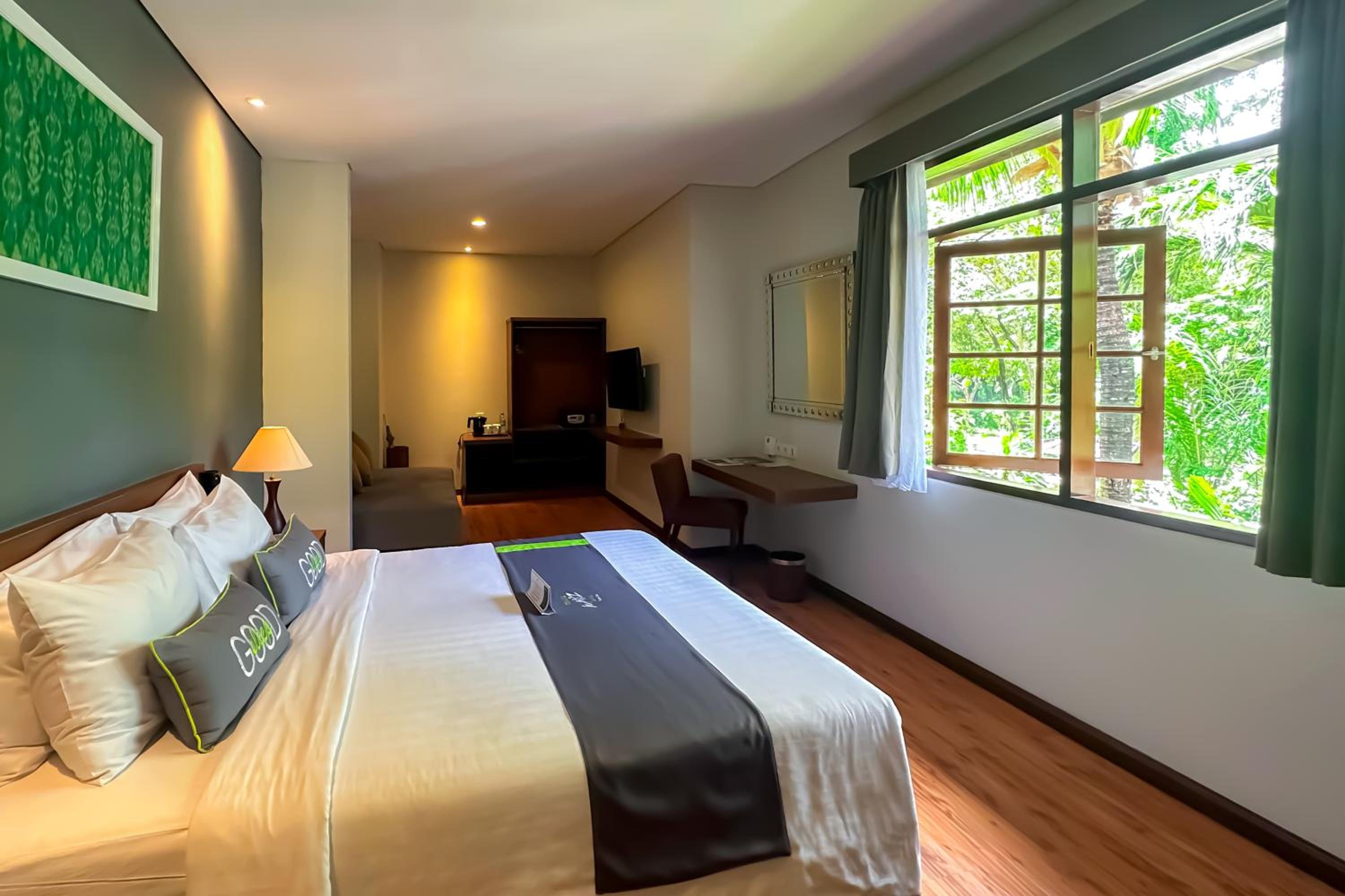 Grand, Deluxe, Double Bed