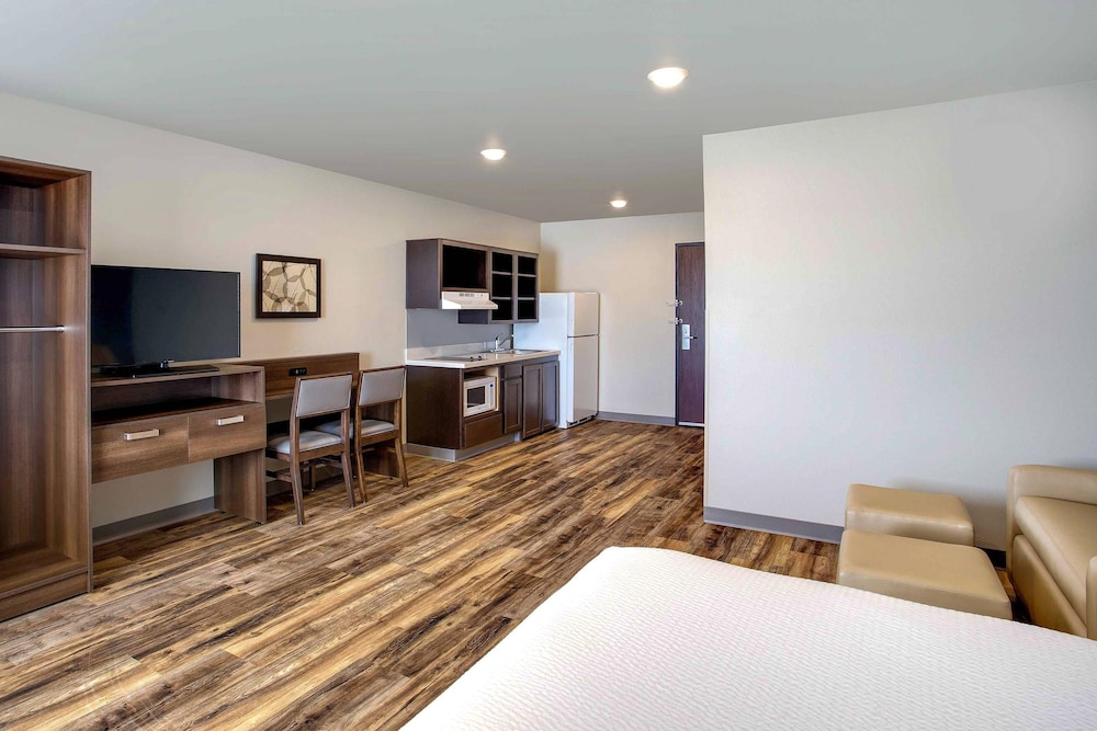 WoodSpring Suites Baltimore White Marsh - Nottingham 13/21