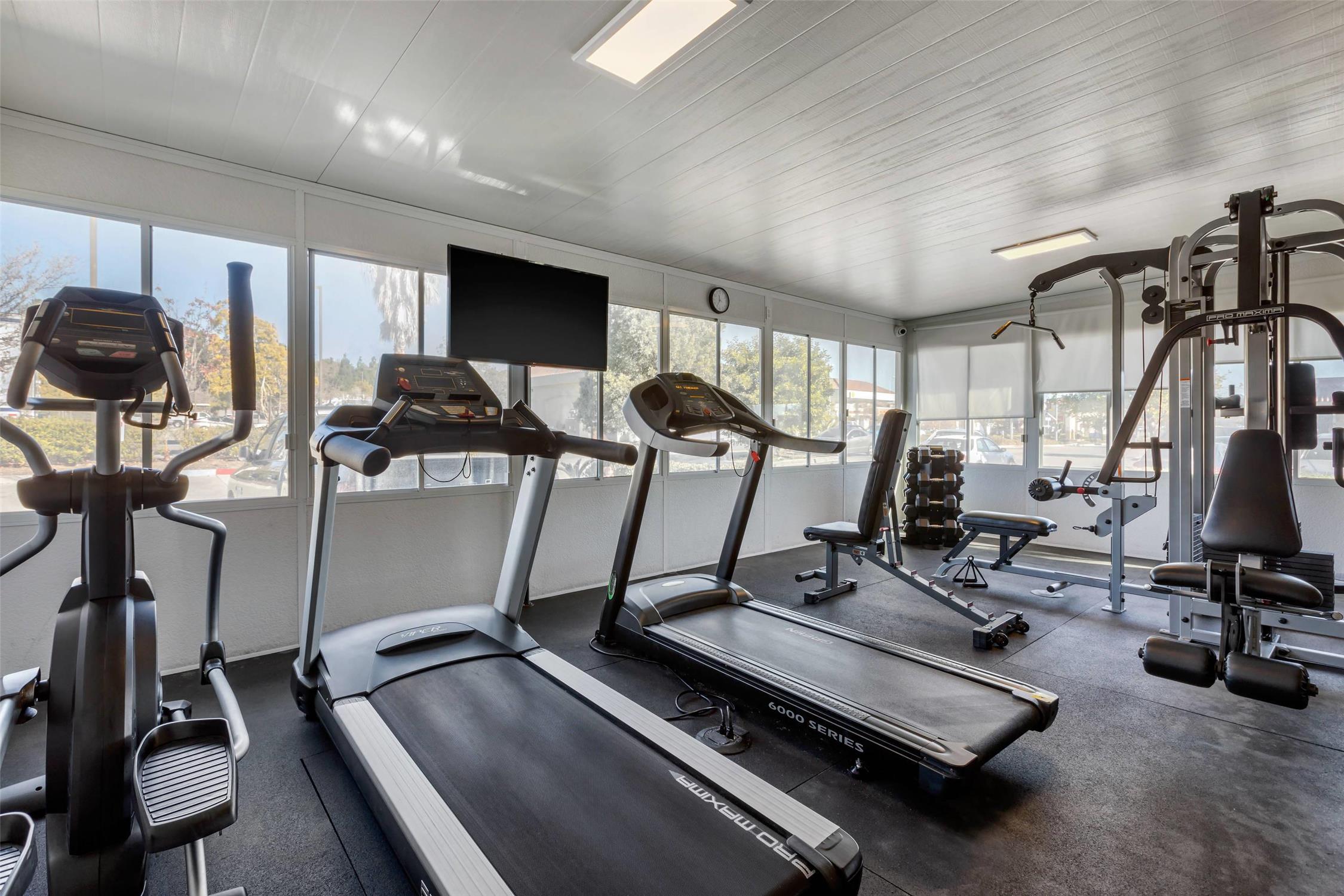 Comfort Inn & Suites Near Temecula Wine Country 20/30