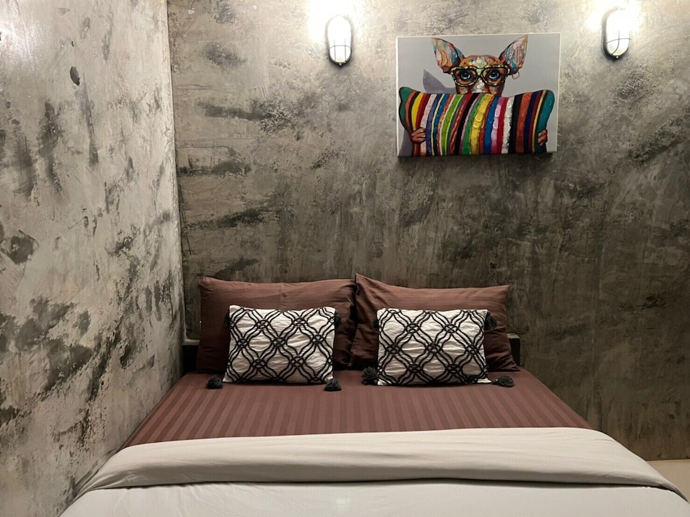 Baan Bua Talay 10/65