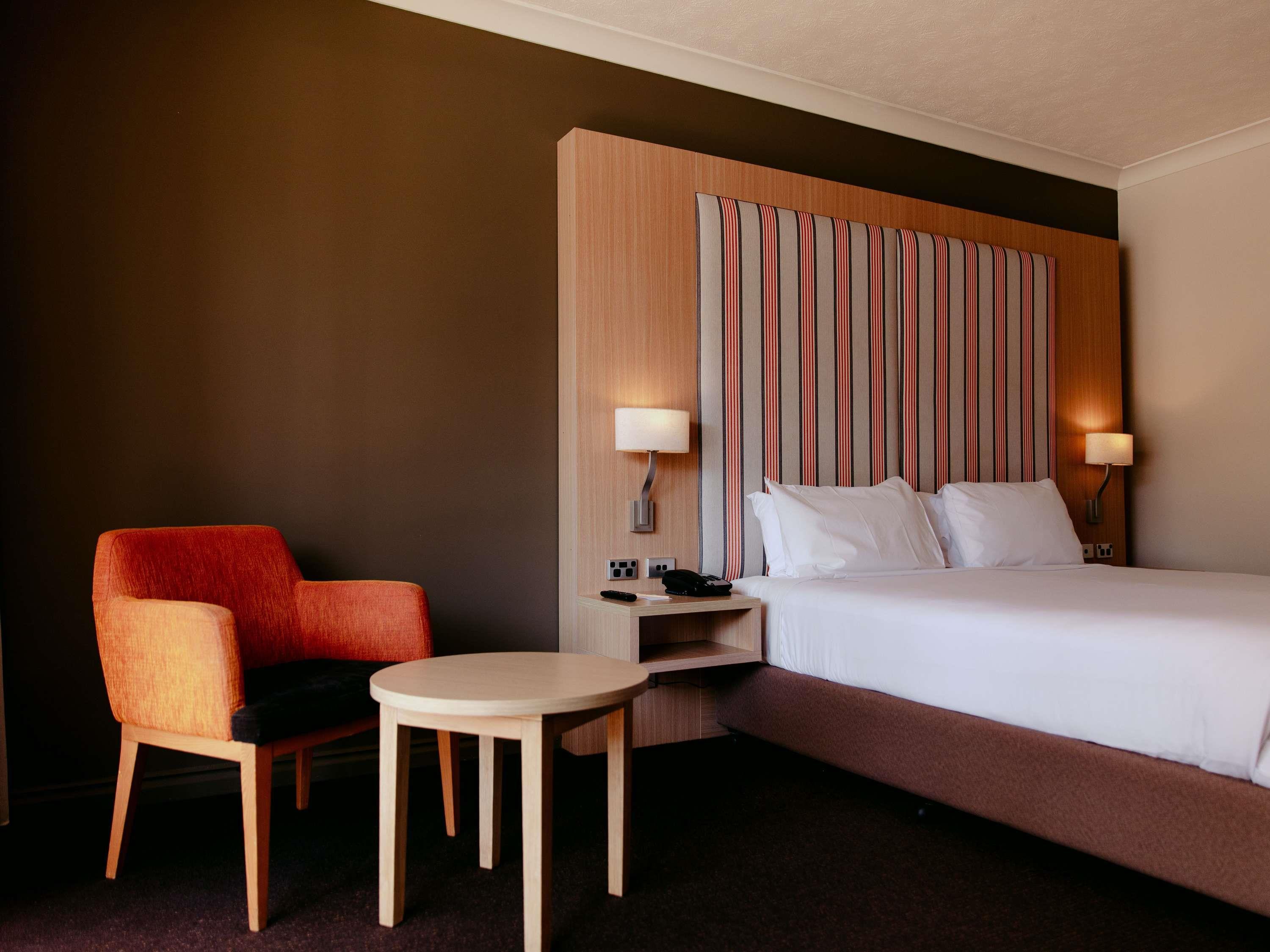 RESORT, KING BED, POOL VIEW