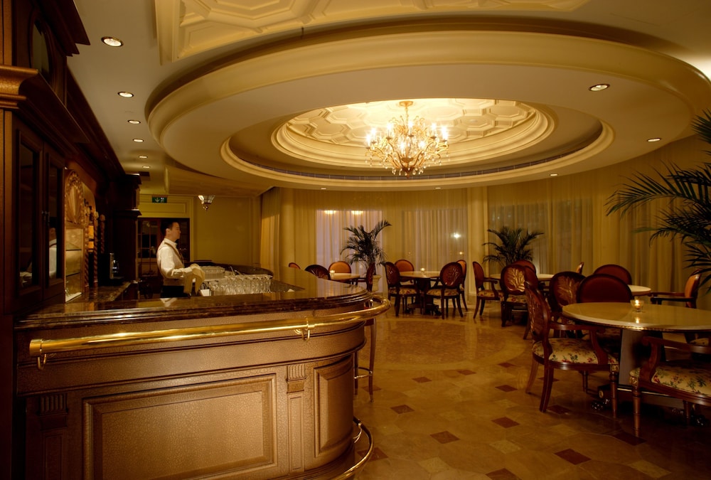 Rocks Hotel 25/29