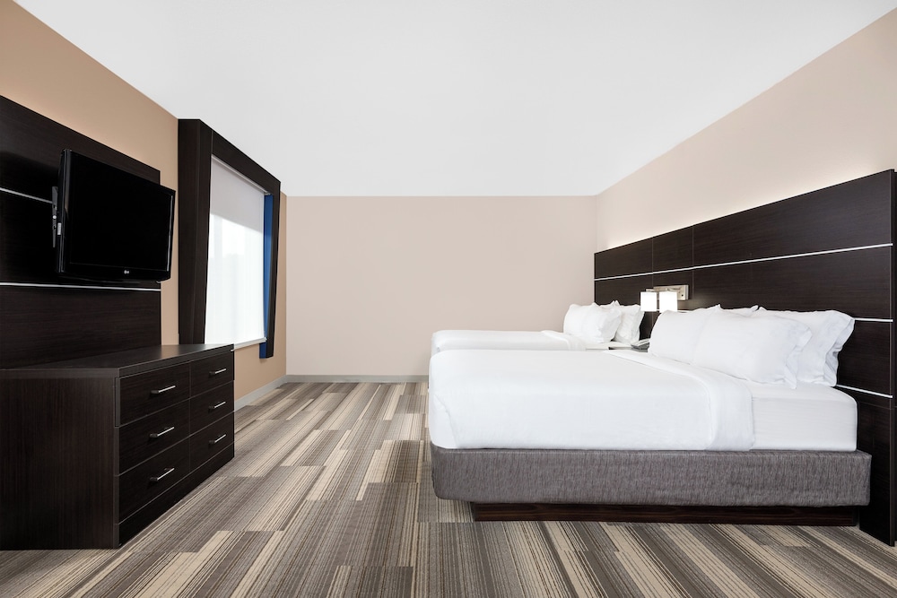 Suite, 2 Queen Beds, Sofa