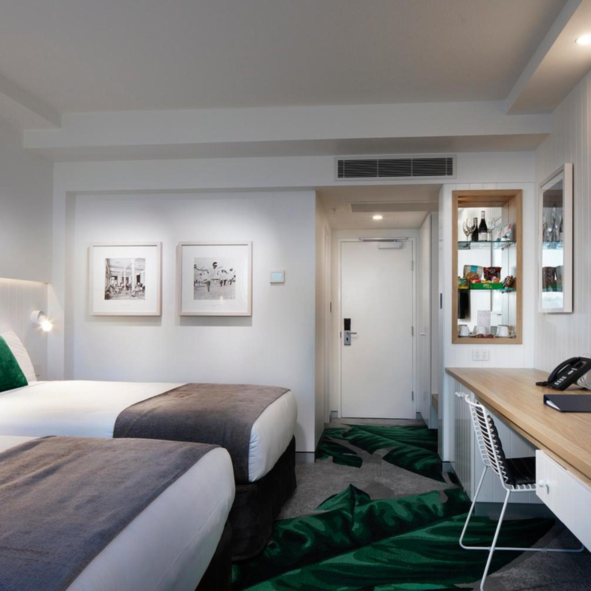 Resort, Twin Beds, Ocean View، The Ville Resort - Casino 2/5