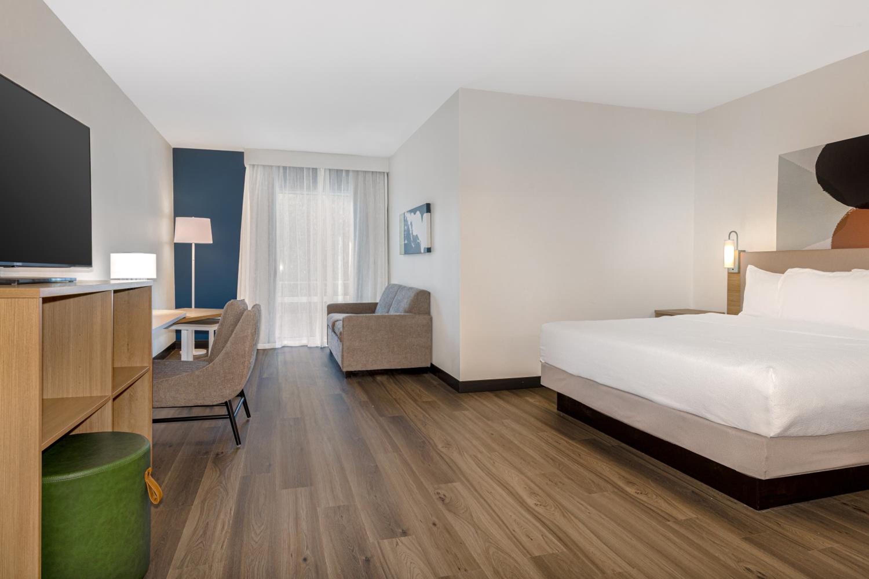 ROOM, 2 QUEEN BEDS, SOFA