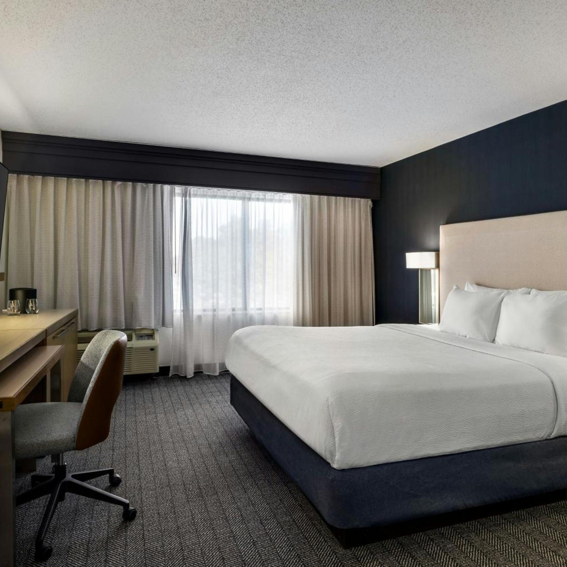 Room at Courtyard by Marriott Richmond Chester, CHESTER - VA