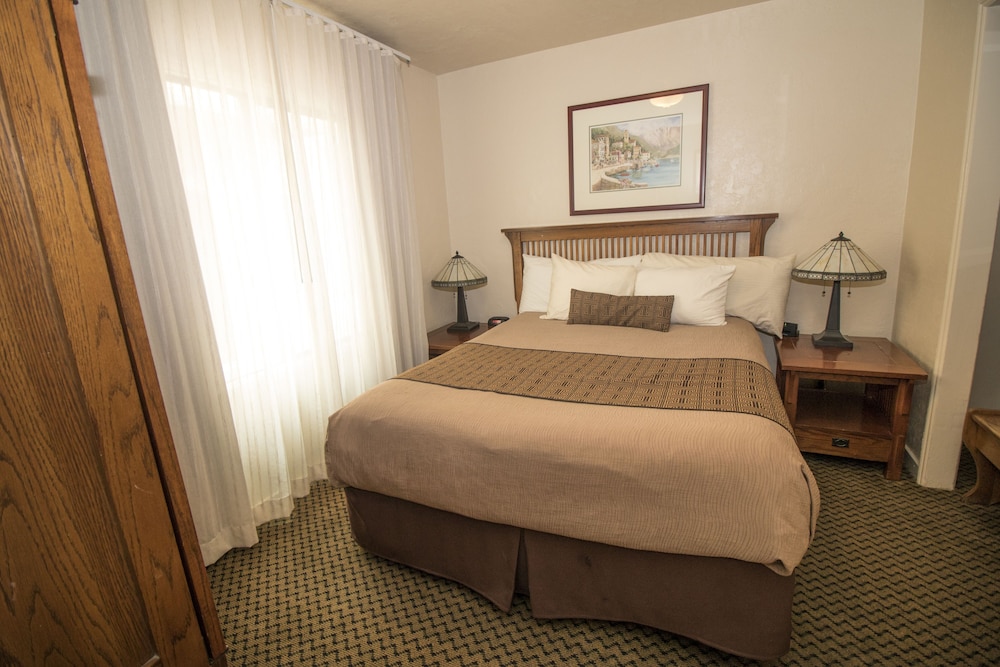 Capitola Venetian Hotel 20/60