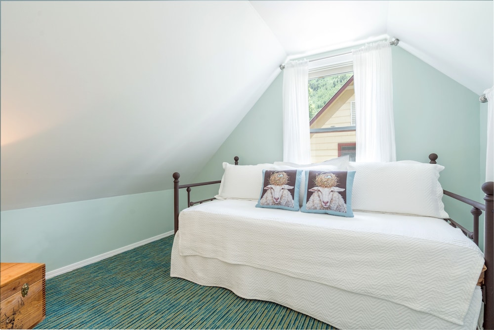 Victorian Inn 15/44