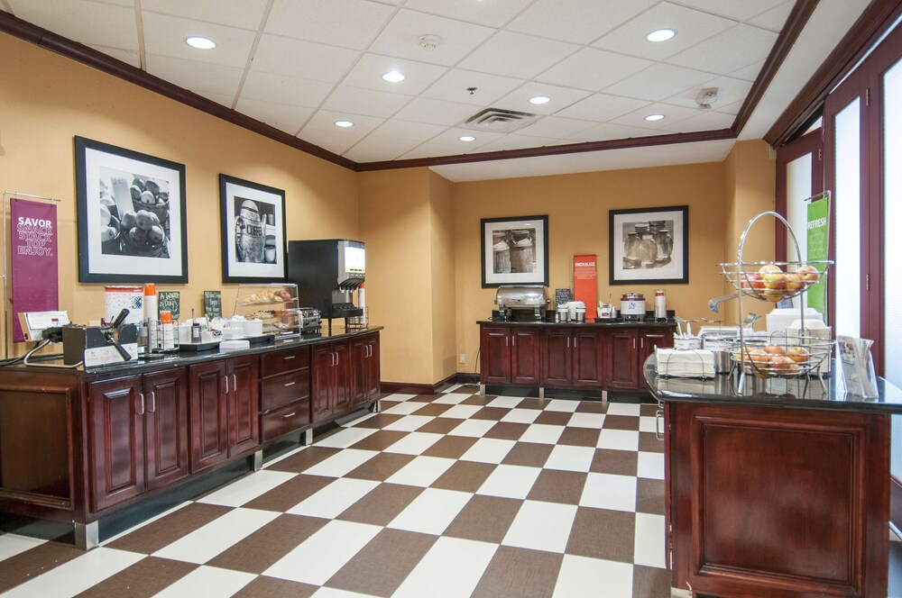 Hampton Inn And Suites Waxahachie 10/76