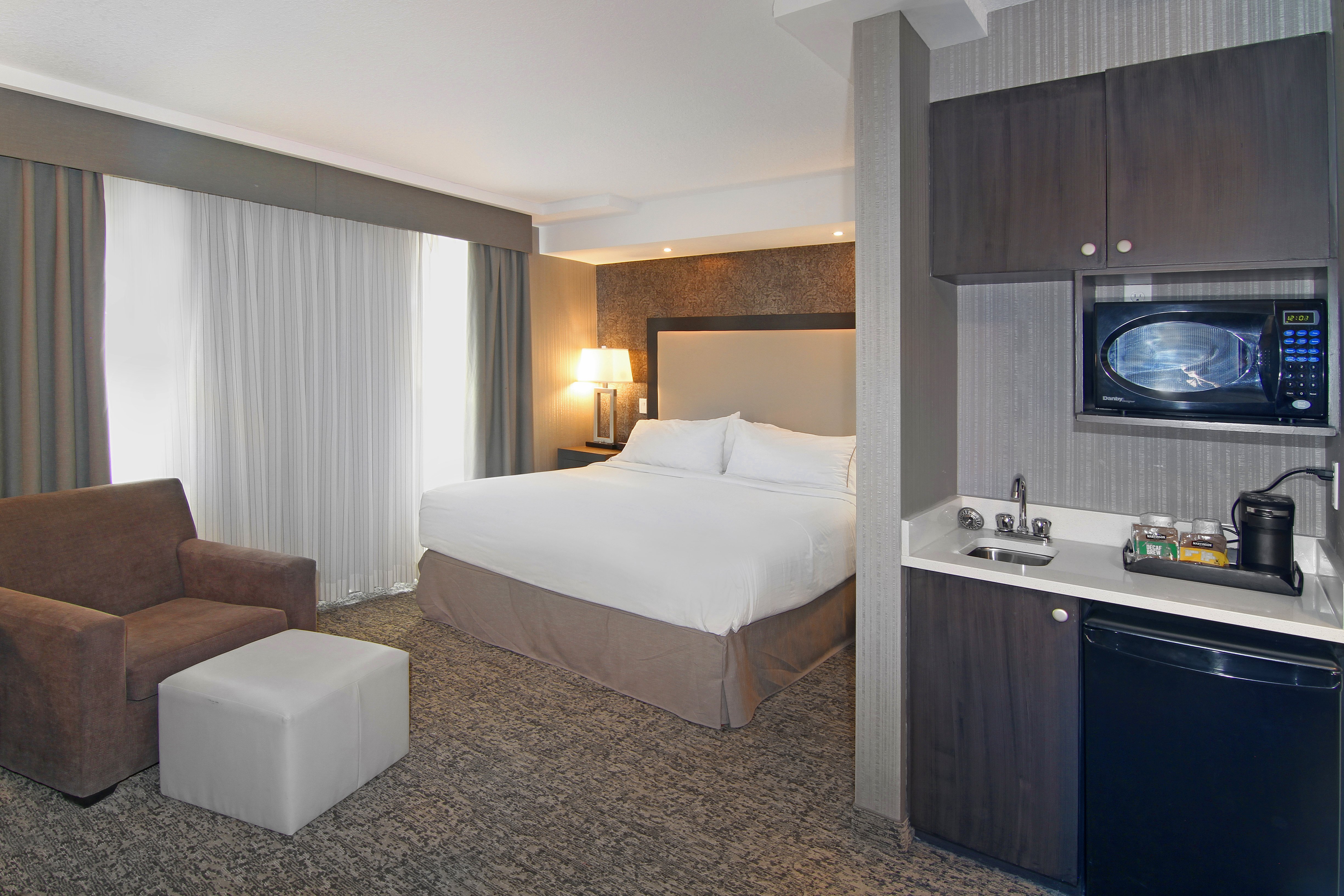 Holiday Inn Express Hotel & Suites Calgary 38/71