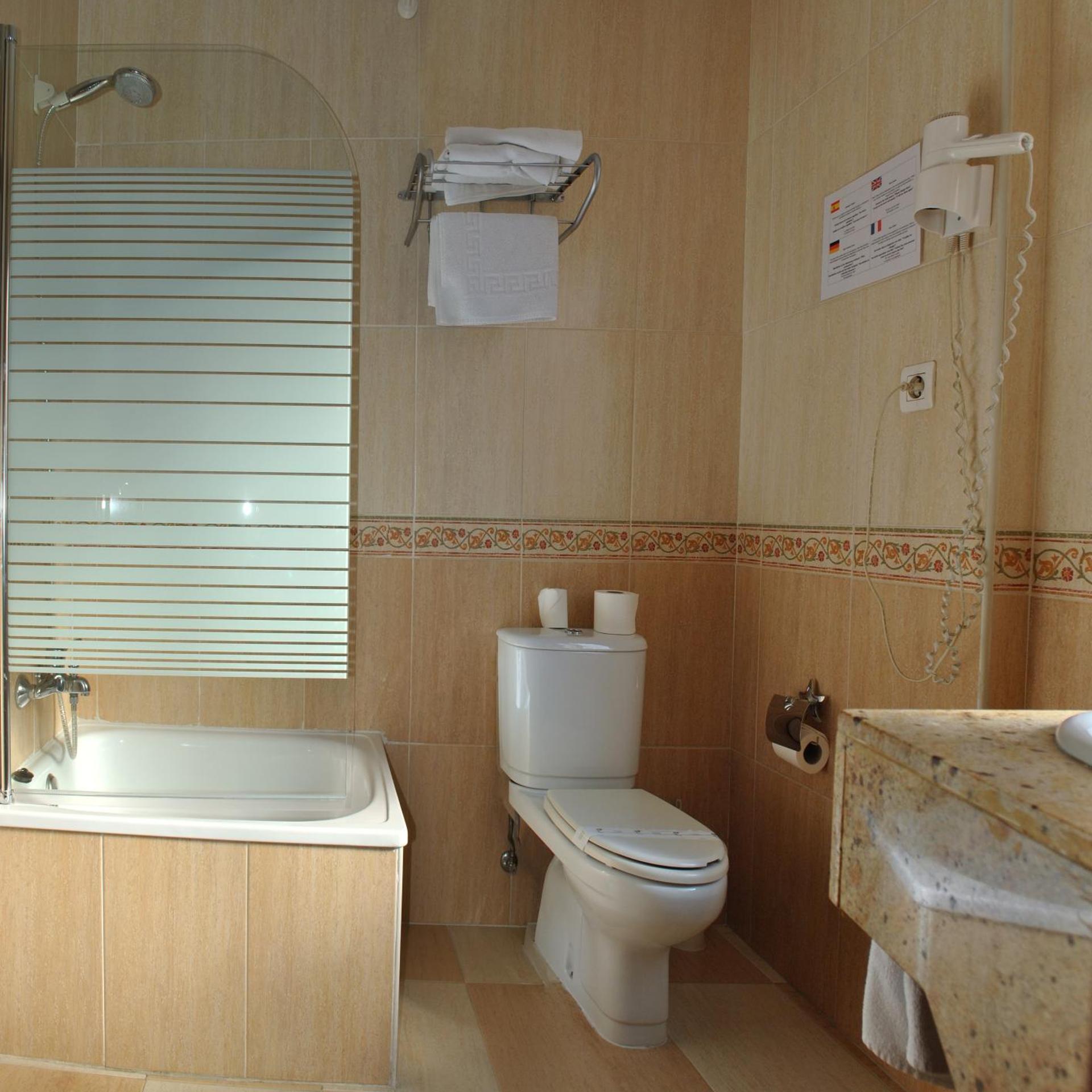 غرفة مفردة، Hotel Albero 4/5