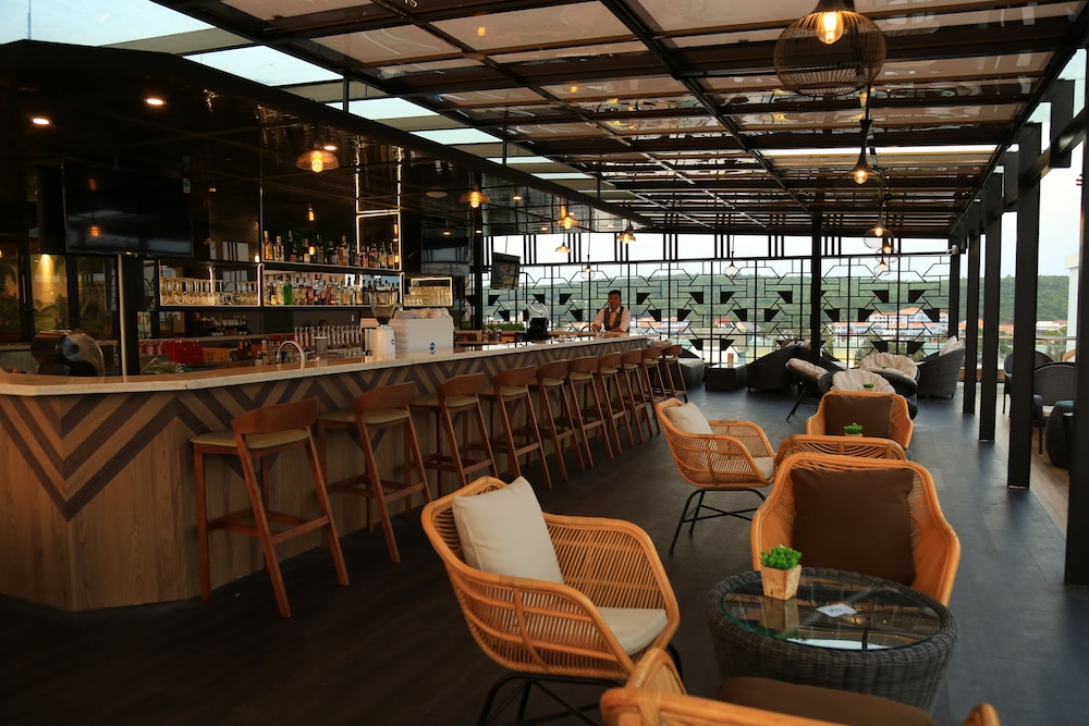 Phung Hung Boutique Hotel 50/62
