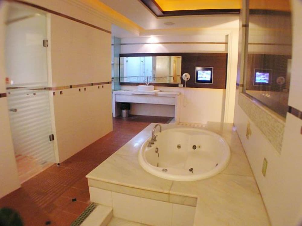 Changsing Business Motel 18/33