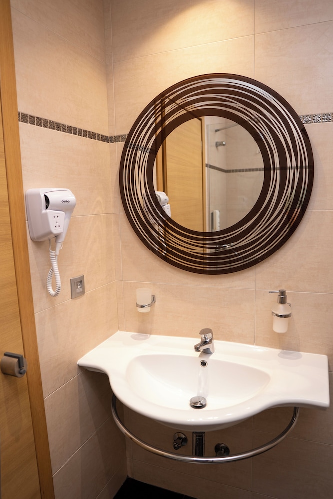 Epavlis Hotel 45/50