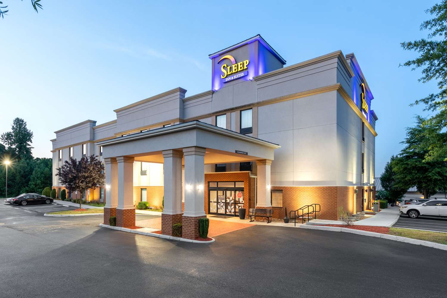 Sleep Inn & Suites Harbour Pointe VA 20/20