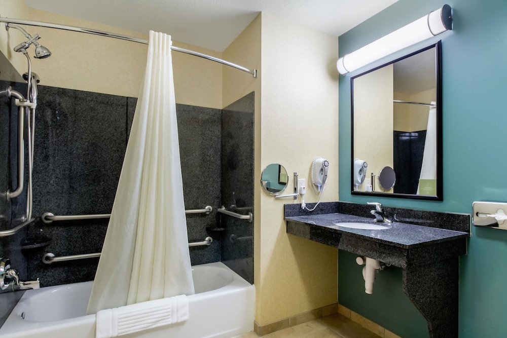 Sleep Inn & Suites Rapid City 12/35
