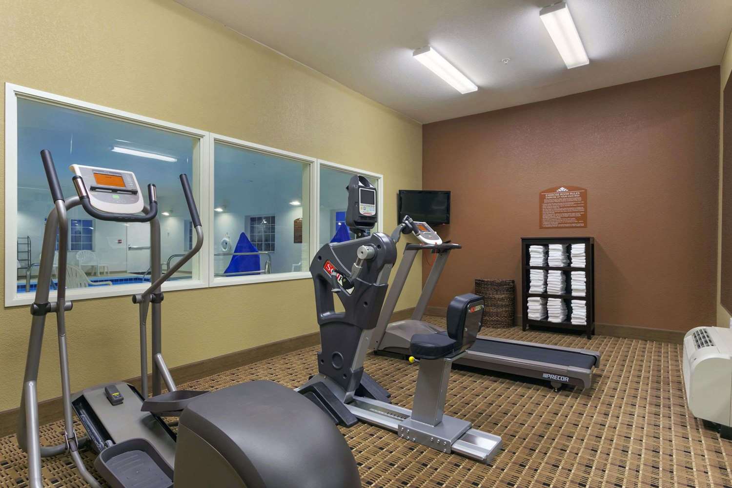 Microtel Inn & Suites By Wyndham Minot 15/20
