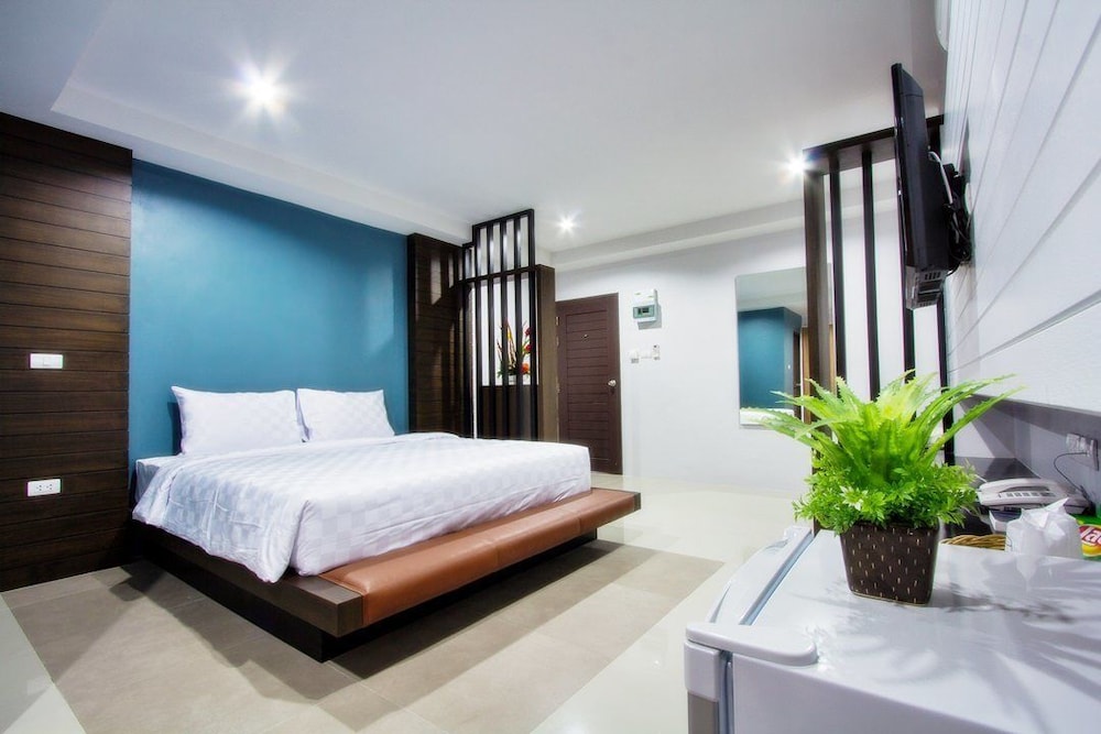 DELUXE, DOUBLE BED