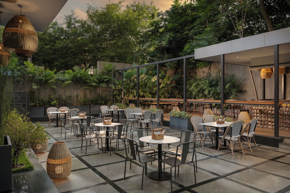 Grand Mercure Bangalore An Accor Hotels Brand 32/49