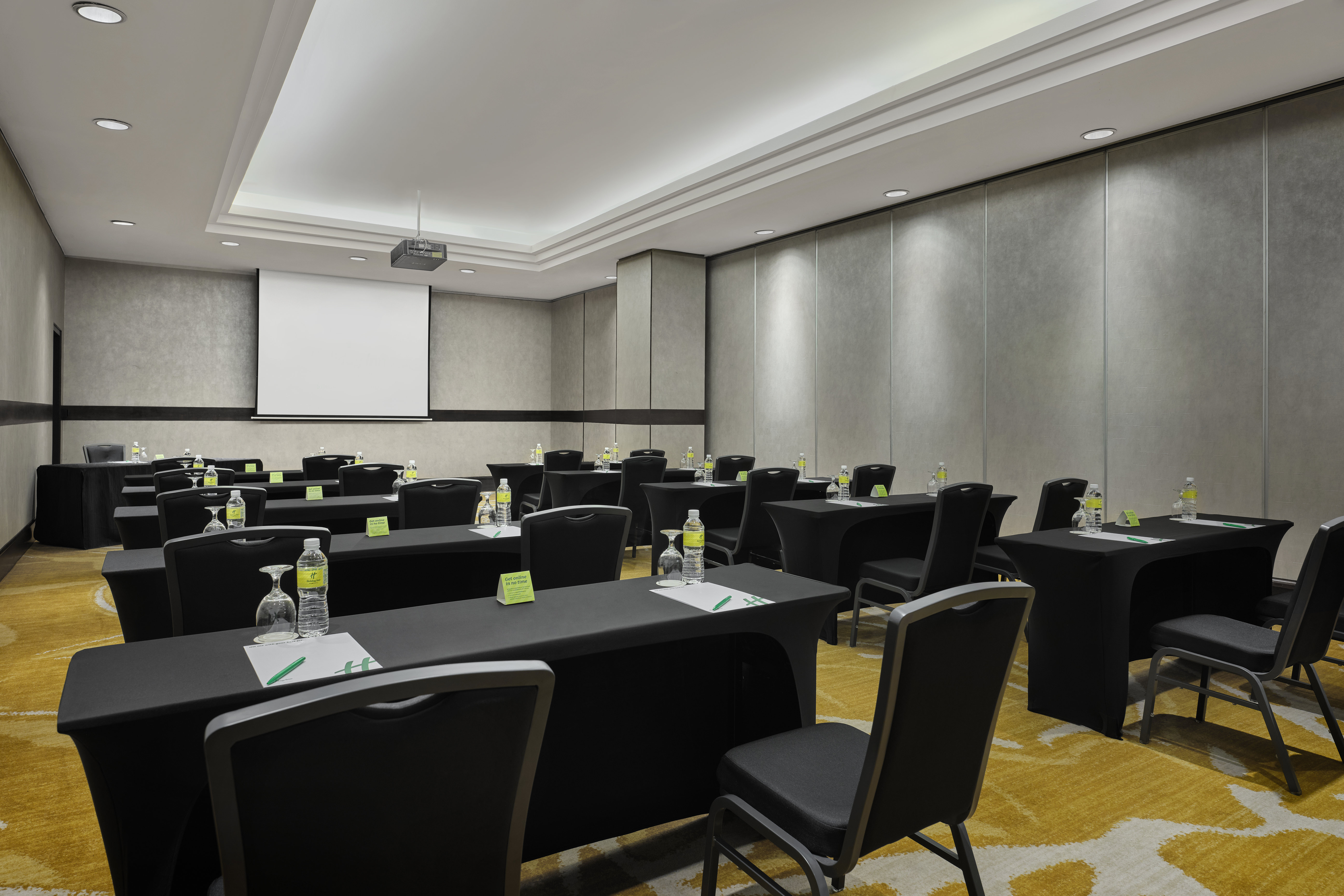 Holiday Inn Singapore Atrium 40/50