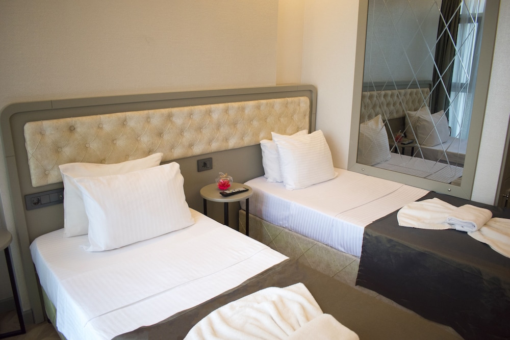 Mayer Hotel 19/48