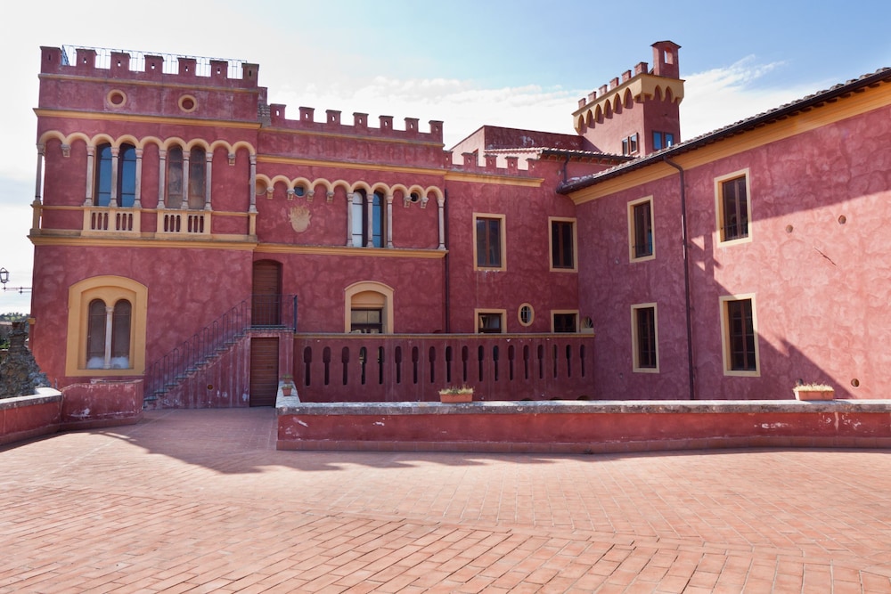 Il Castello di San Ruffino 40/50