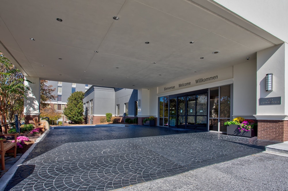Crowne Plaza Hotel Greenville I 385 Roper Mtn Rd 69/77