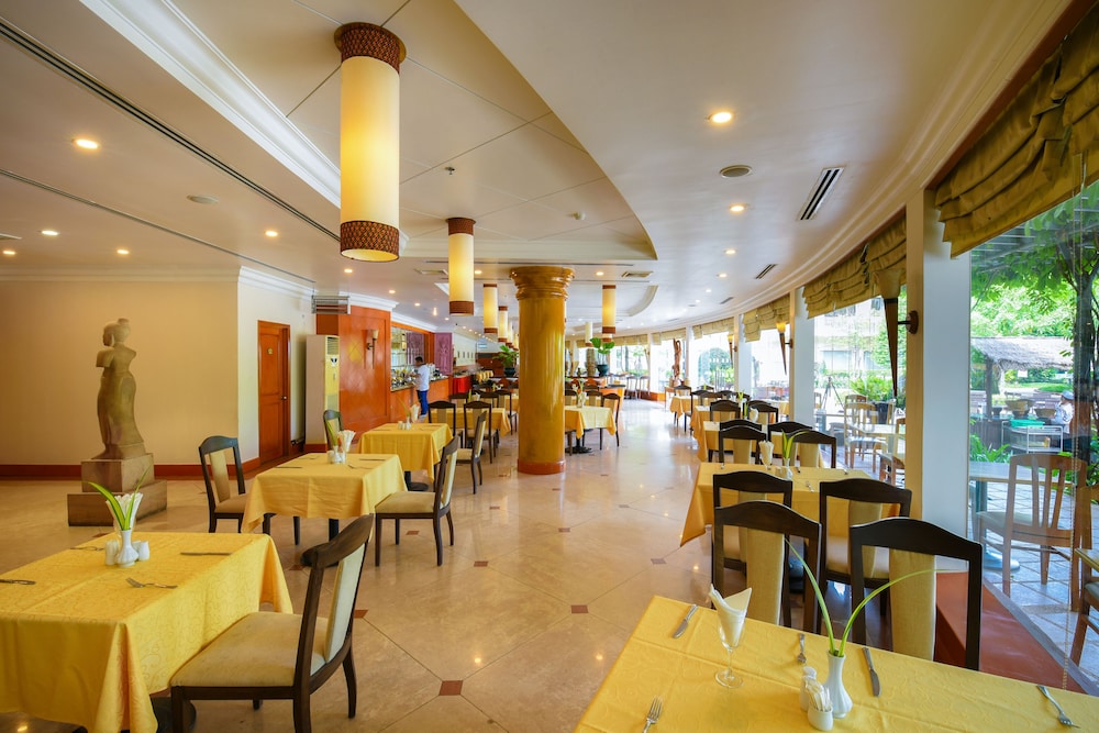 ANGKOR CENTURY RESORT AND SPA 72/78