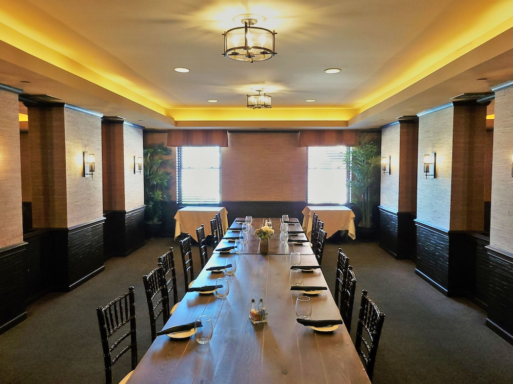 Altland House Inn and Suites 38/50