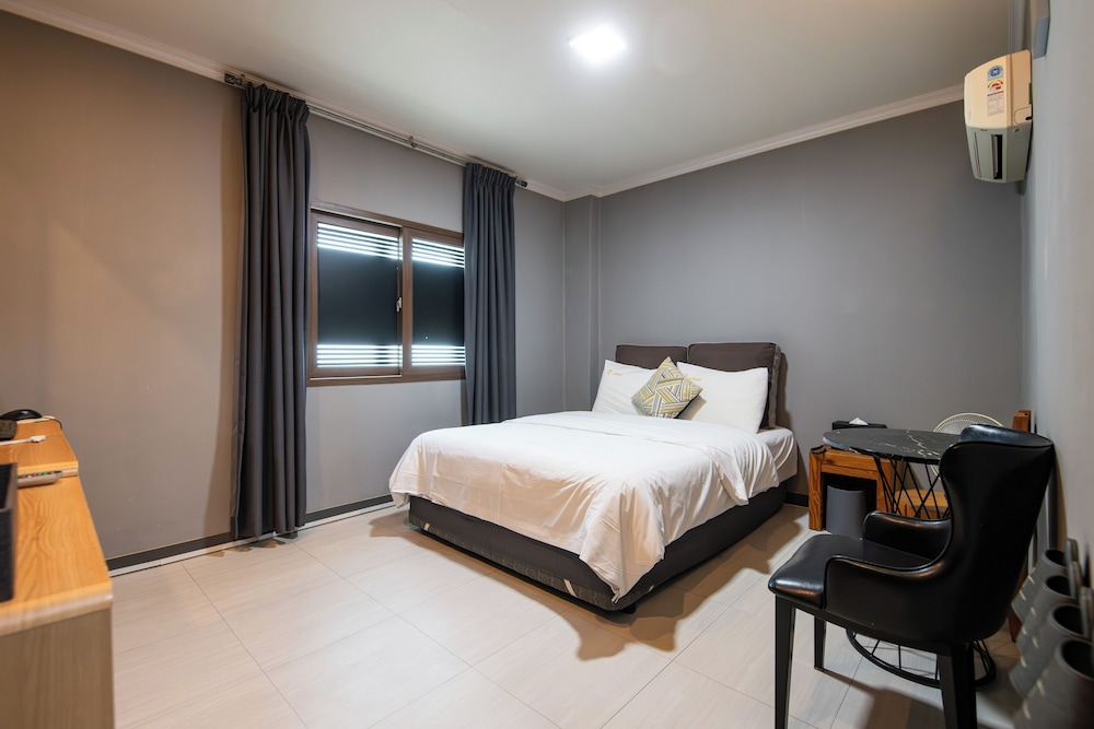 Gung Tourist Hotel 23/52