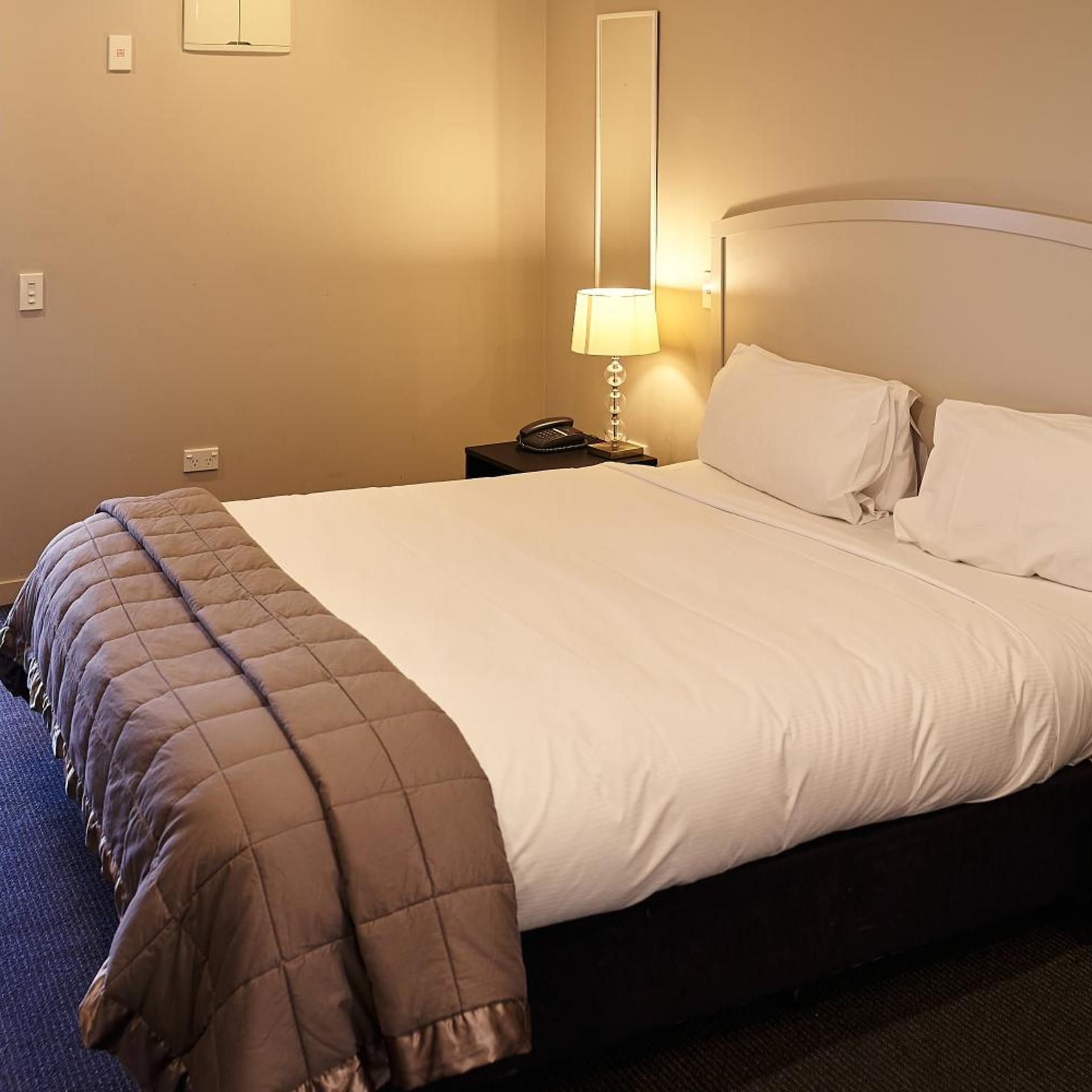 AZENA MOTEL 23/50