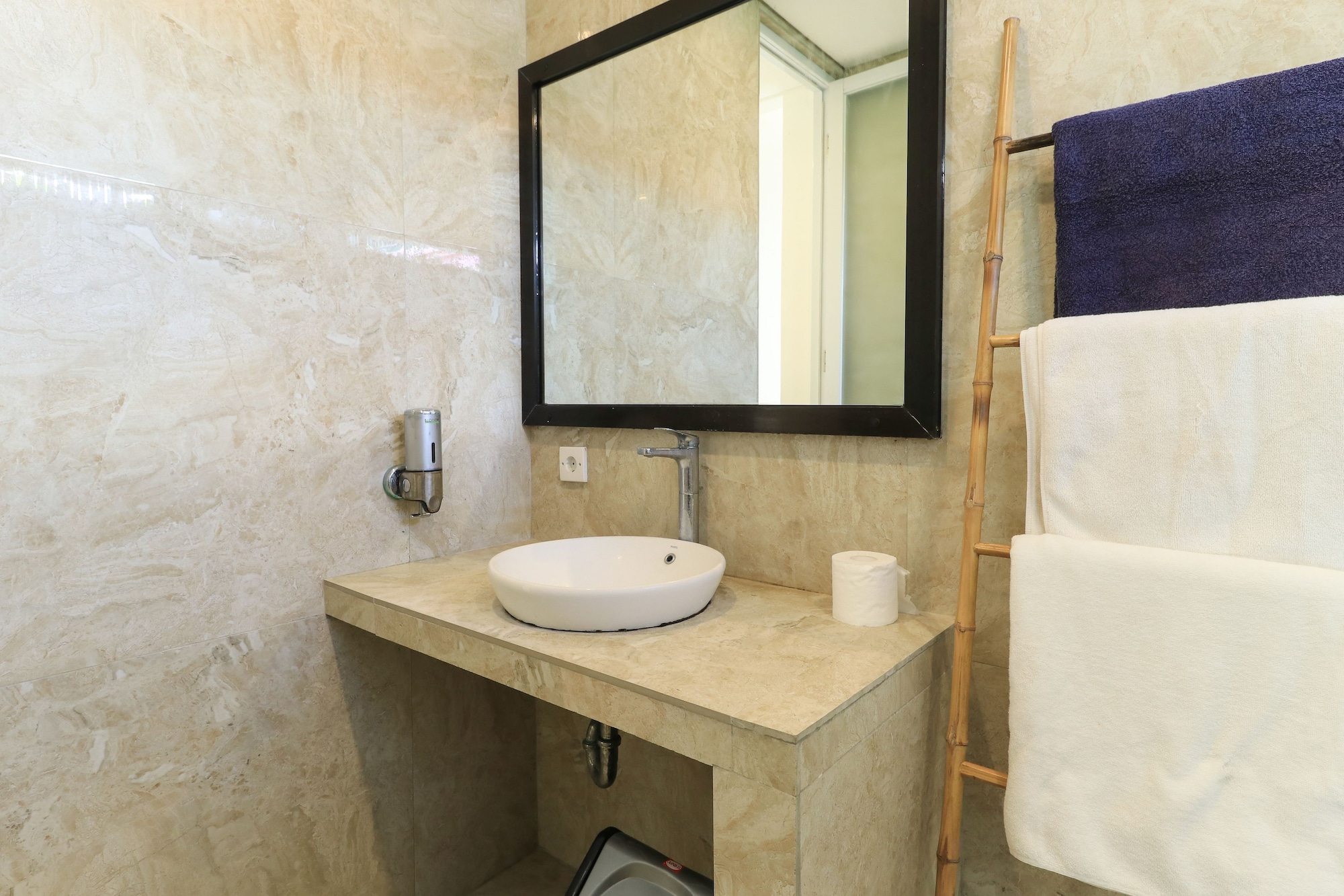 DELUXE, DOUBLE BED, PRIVATE BATHROOM