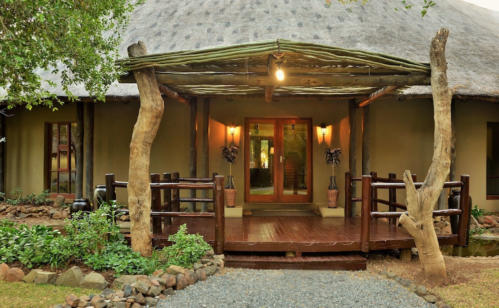 Black Rhino Game Lodge 4/69