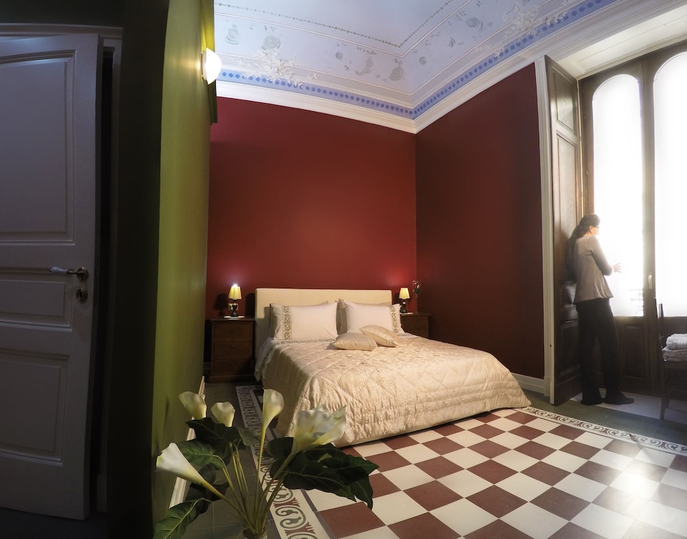 Art Fashion House Luxury Rooms 13/35
