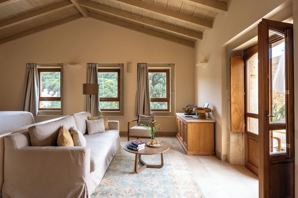 Superior, Suite, Queen Bed, Terrace