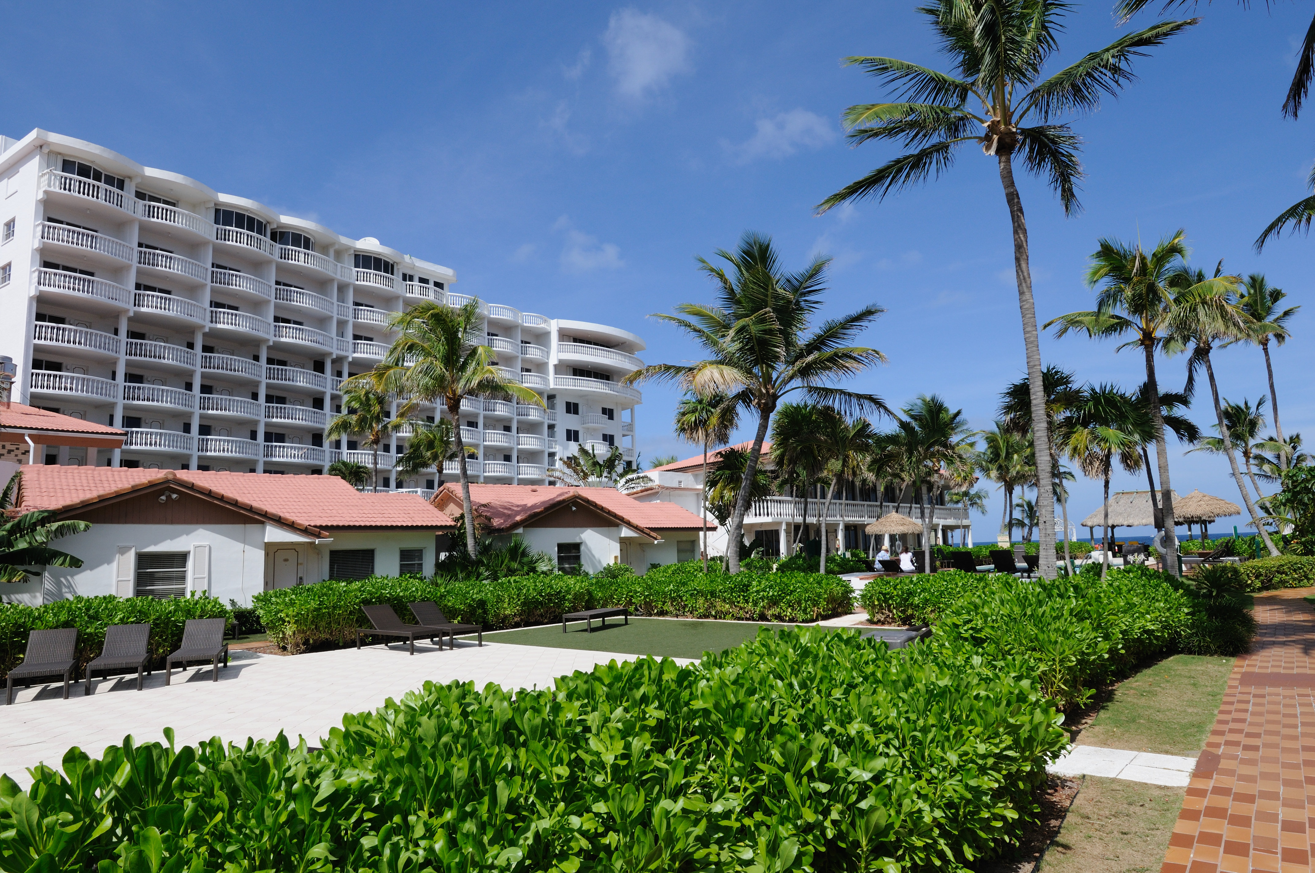 Beachcomber Oceanfront Resort Villas 61/71