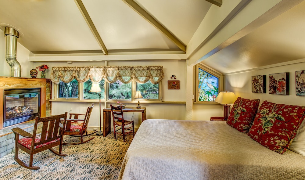Kilauea Lodge and Restaurant 32/76