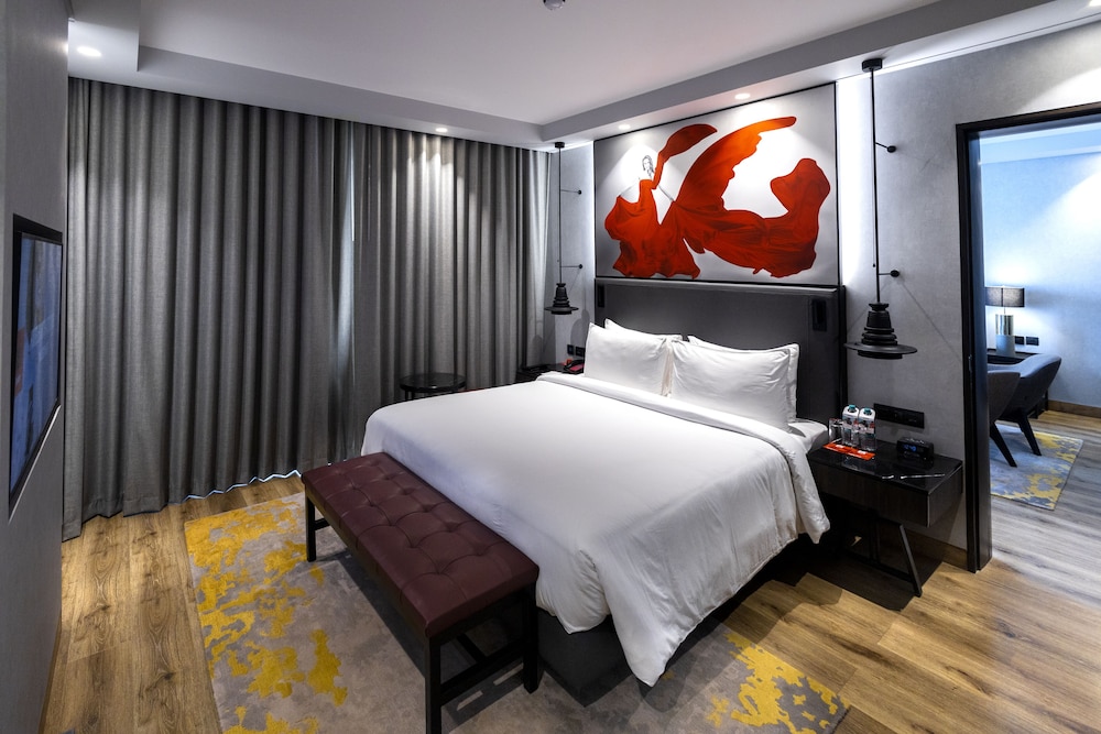 Radisson RED Chandigarh Mohali 16/75