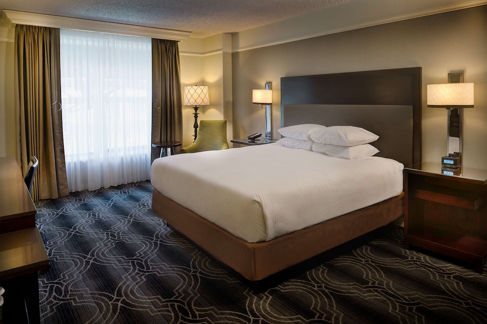 St. Louis Union Station Hotel Curio Collection By Hilton 15/82