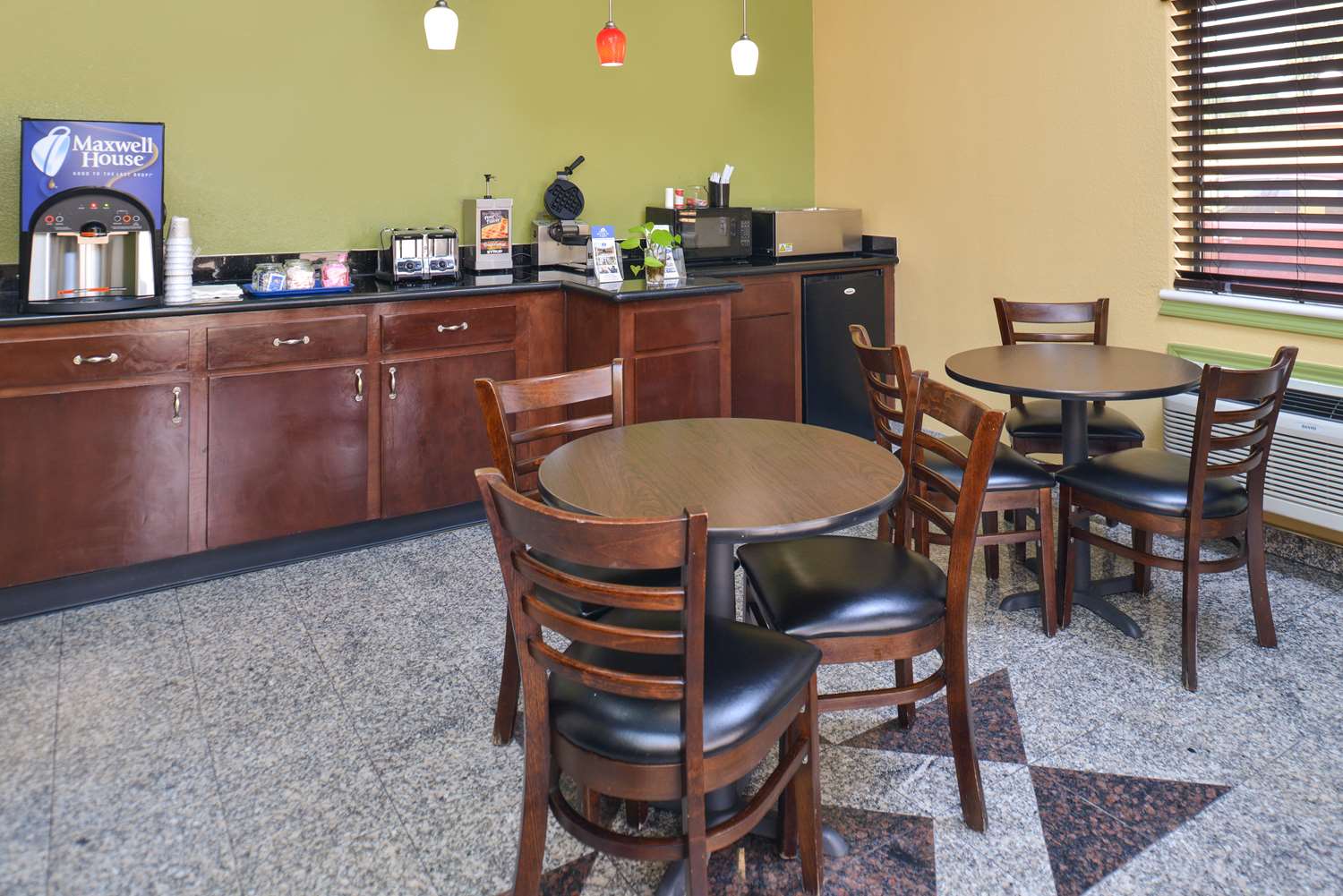 Americas Best Value Inn Suites Houston Downtown 6/10