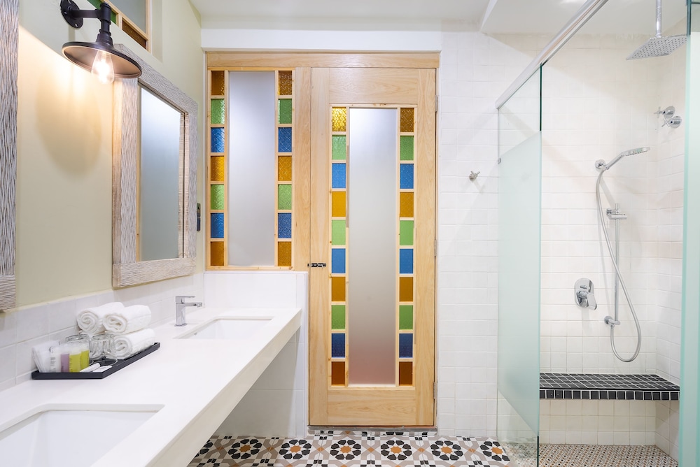 Treasures Hotel & Suites 25/64